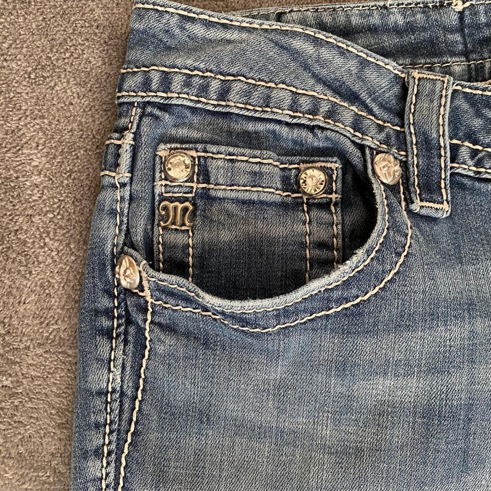 Miss Me Signature Straight Jeans 30x33 Blue Embroidered Sequin Low Rise Denim - Picture 9 of 16
